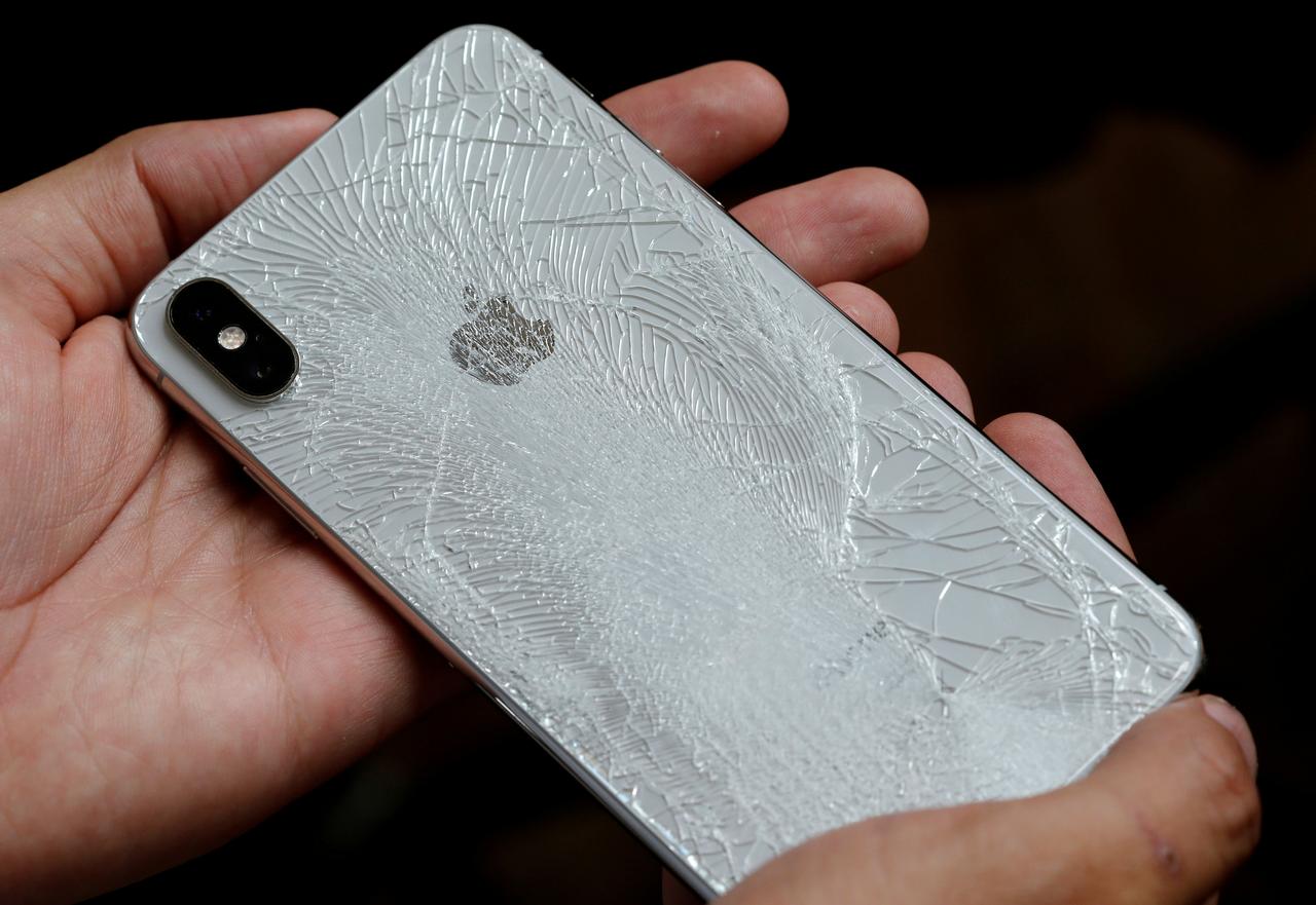 Apple will supply parts to independent repair stores