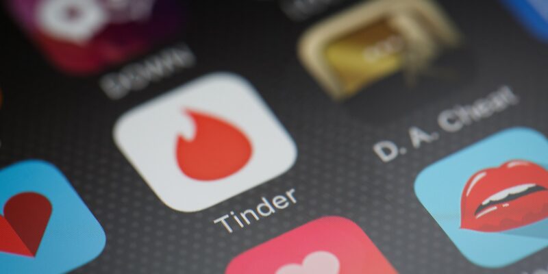 Tinder, Grindr, SayHi and Other Dating Apps Banned in Pakistan