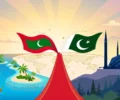 Illustration of Maldives and Pakistan flags meeting over a red carpet between a tropical Maldives atoll and Islamabad's Faisal Mosque, marking President Muizzu's state visit